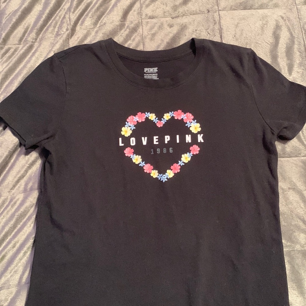 Victorias Secret Pink Black Floral Heart Love Pink 1986 Everyday Tee